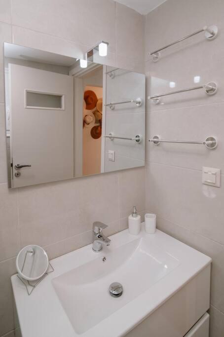Luxury Apartment, In Apartment